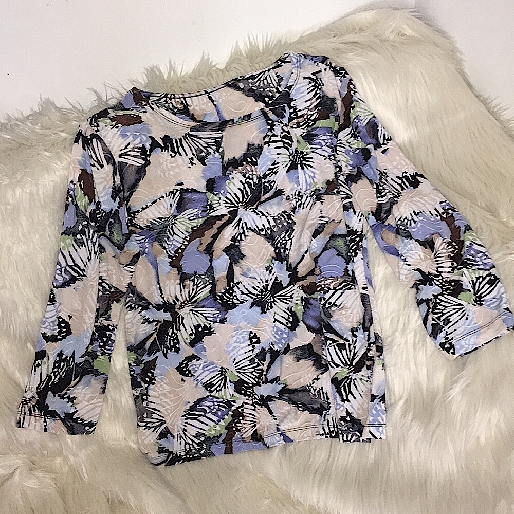 Pretty Butterfly Shirt 🦋 3/4 sleeve Top Size Medium